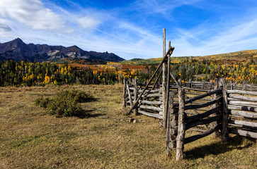 Fototapeta na wymiar Beautiful and Colorful Colorado Rocky Mountain Autumn Scenery