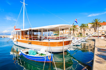 Obraz premium Fishing boats anchoring in beautiful Sutivan port, Brac island, Croatia