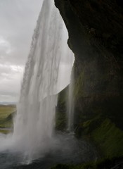 Direkt am Wasserfall in Island