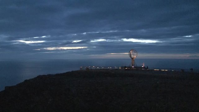 Norwegen, Norge, Nordkapp, Nordkap, Finnmark, Honningsv&aring;g, Mager&oslash;ya, Mager&oslash;y, Norden, n&ouml;rdlichster Punkt Europas, Kugel, Denkmal, Klippe, Schiefer, Barentsee