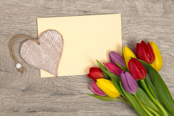 Tulpen und Karte