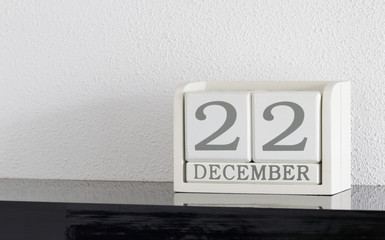 White block calendar present date 22 and month December