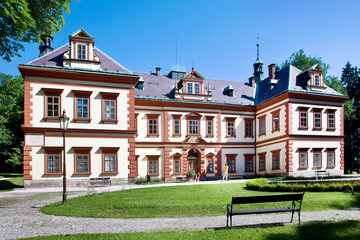 Fototapeta na wymiar renaissance castle with Museum of Giant Mountain region, Jilemnice, Krkonose mountains, Czech republic.