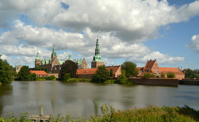 Naklejka premium Frederiksborg Castle, Hillerød, Denmark. Built in early 17th century, it became the largest Renaissance Residence in Scandinavia.