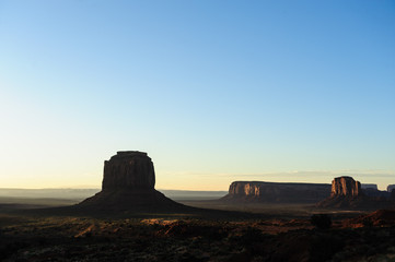 Fototapeta premium Sunrise over Monument Valley