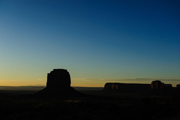 Fototapeta premium Sunrise over Monument Valley