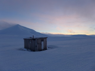 A lonley hut in the outskirts of Svaldbard