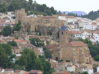 Yeste es un municipio espa&ntilde;ol situado al sureste de la pen&iacute;nsula ib&eacute;rica, en la provincia de Albacete, dentro de la comunidad aut&oacute;noma de Castilla-La Mancha