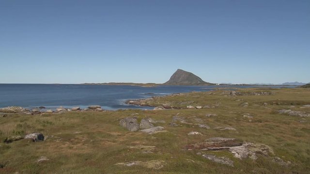 Norwegen, Norge, Lofoten, Hogsund, Hoven, Vicker&oslash;y, K&uuml;ste, Ufer, Insel, Dorf, Siedlung, Gims&oslash;ya, Gims&oslash;ysand, Torf, Torfmoor, Tundra, Gipfel, Dreieck