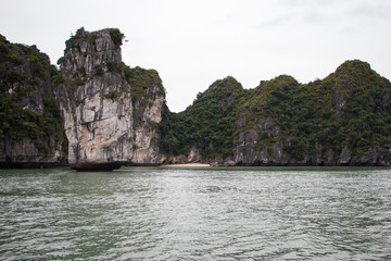 Fototapeta na wymiar Ha Long Bay