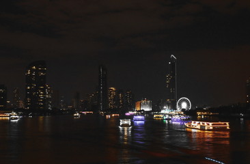 Fototapeta na wymiar travel ship floating on river in night