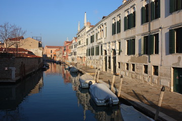 Fototapeta na wymiar Venezia canali e ponti