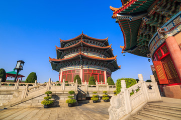 Naklejka premium Chinese style round three stories hall