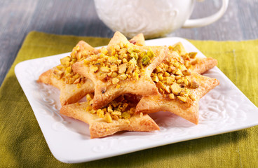 Crunchy pistachio nut stars biscuits