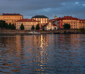 Obraz premium Sunset in Prague. View from the river.