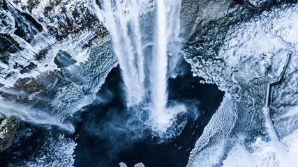 Photo sur Aluminium Cascades Photo aérienne de la cascade de Seljalandsfoss en hiver