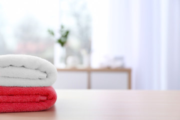Obraz na płótnie Canvas Clean soft towels on table