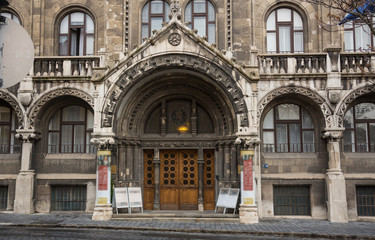 Fototapeta premium front view of building Budapest, Hungary