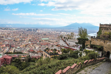 Fototapeta na wymiar view of the city of Naples from the Old stairs in the city of Naples called Pedamantina, Unesco world heritage. .