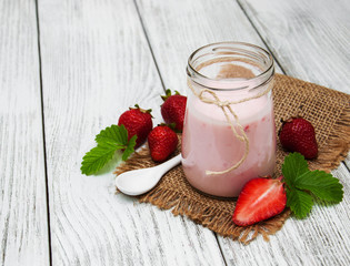 yogurt with fresh strawberries