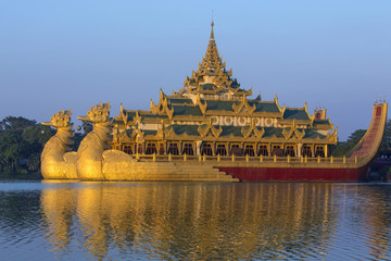 Kandawgyi Lake - Karaweik -  Yangon - Myanmar
