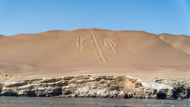 Ancient large scale candelabrum figure in Paracas national park
