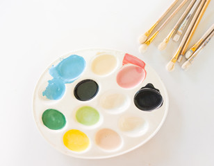 Colour Plate with Brushes