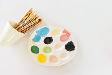 Colour Plate with Brushes
