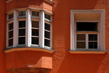Fototapeta na wymiar Typical windows in south tyrol