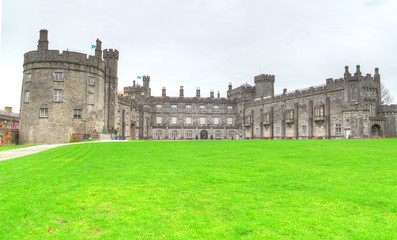 Fototapeta na wymiar Kilkenny Castle in Ireland
