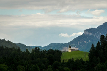 Kirche in den Bergen