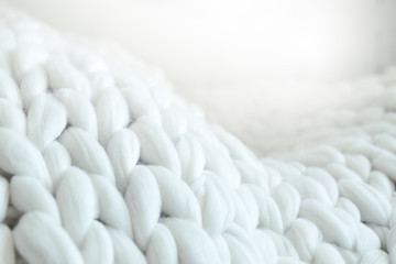 Super chunky yarn, white plaid