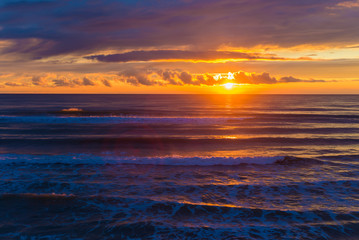 Obraz premium Sea. Sunset. The sun is almost village