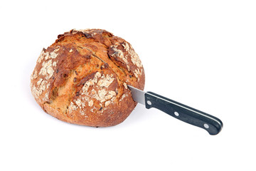 Ein Laib Brot halbieren