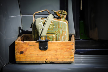 Oldtimer Benzinkarnister