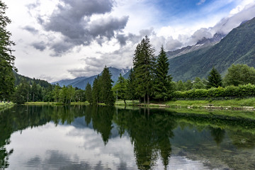 Fototapeta na wymiar Lake Gaillands with a view of the Mont Blanc. Chamonix. France.