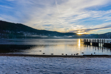 Fototapeta premium Sonnenuntergang über Titisee