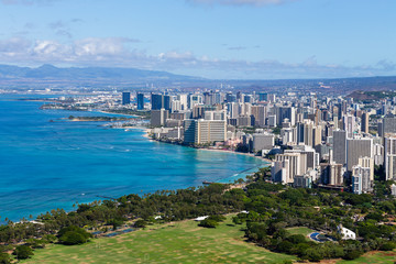 Naklejka premium Elevated view of the Waikiki coastline