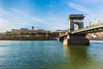 Naklejka premium The Szechenyi Chain Bridge in Budapest, Hungary.