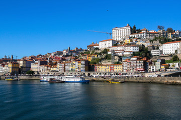 Fototapeta na wymiar Douro river and Ribeira, Porto, Portugal.