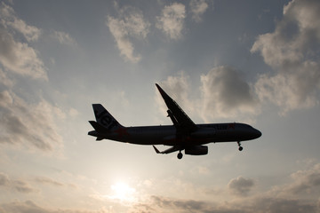 landing airplane