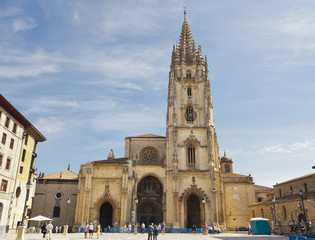 Fototapeta na wymiar Catedral de Oviedo.