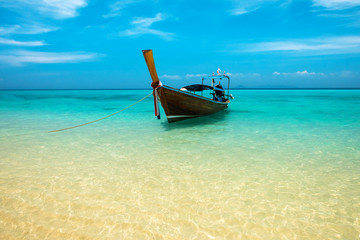 Fototapeta na wymiar Long tail boat tropical beach, Krabi, Thailand