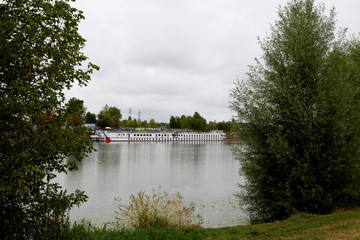 Croisière fluviale sur la Saône: Chalon-sur Saône.