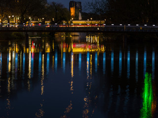 Br&uuml;cke mit blauen Licht