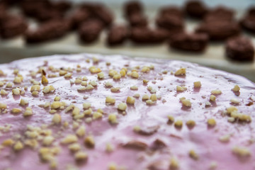 Glühwein Glasur Kuchen mit gehackten Mandeln (nah)