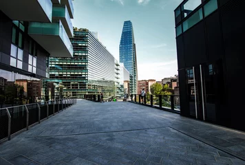 Gordijnen nieuwe wijk van Milaan met zeer moderne gebouwen © gpriccardi