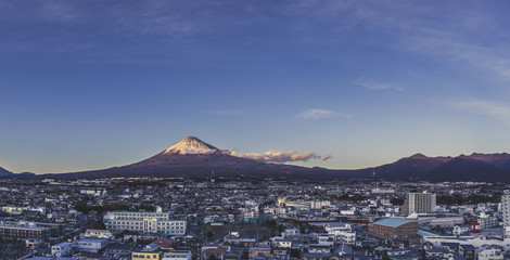 富士山と街並み