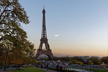 Fototapeta na wymiar PARIS - FRANCE, NOVEMBER 7, 2017: Eiffel Tower from Trocadero Square at dusk. The Eiffel tower is the most visited monument of France