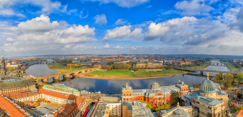 Dresden mit Elbe